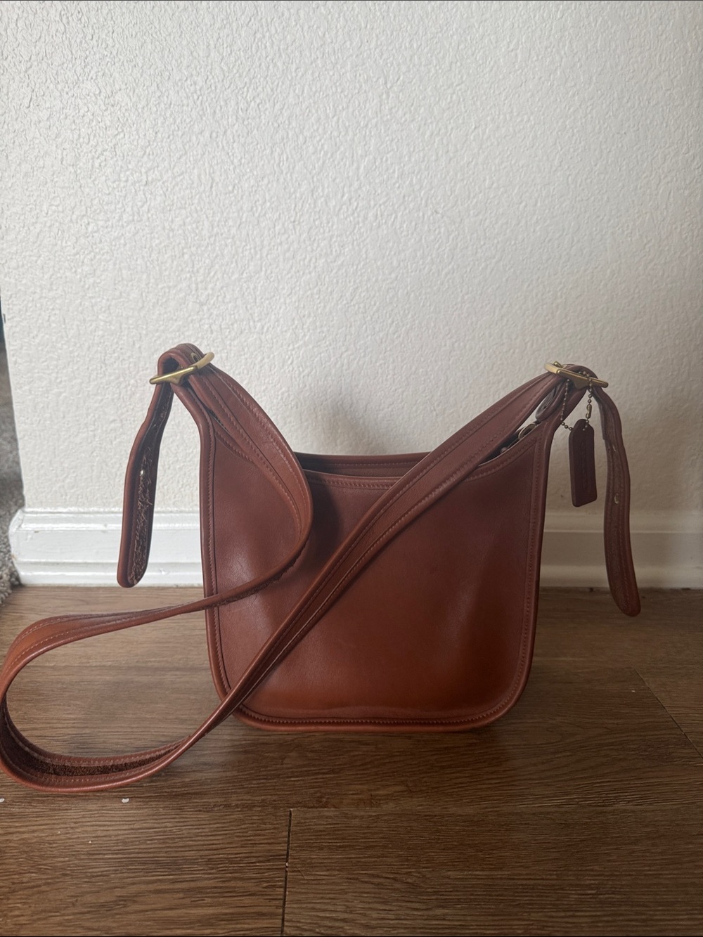 Vintage Coach 9950 Janice’s Legacy Leather Crossbody Bag